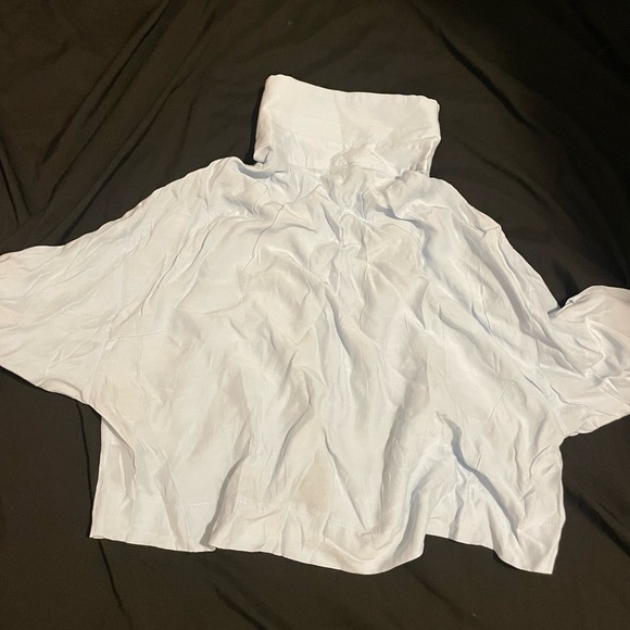 Cropped Light  Button-Front Top - Picture 2 of 2